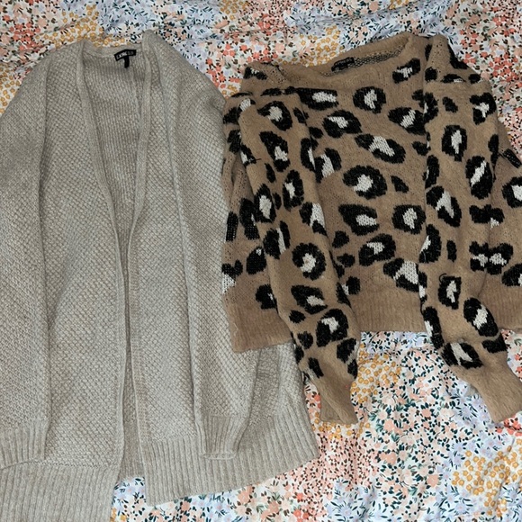 Express sweaters - Picture 1 of 2